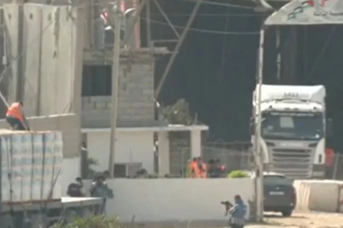 ONU e Israel negam que novos caminhões com ajuda humanitária tenham entrado em Gaza no domingo (22)