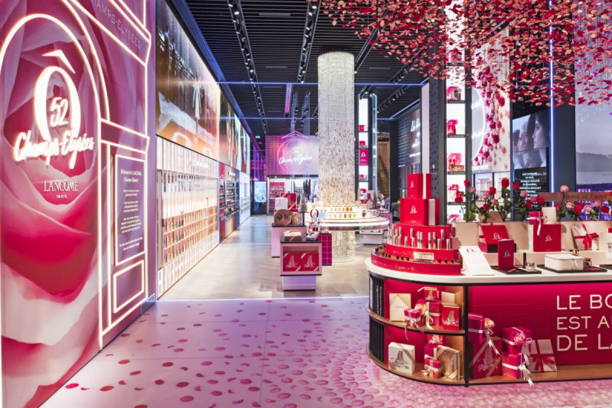 Que beleza! Lancôme inaugura flagship na Champs-Élysées