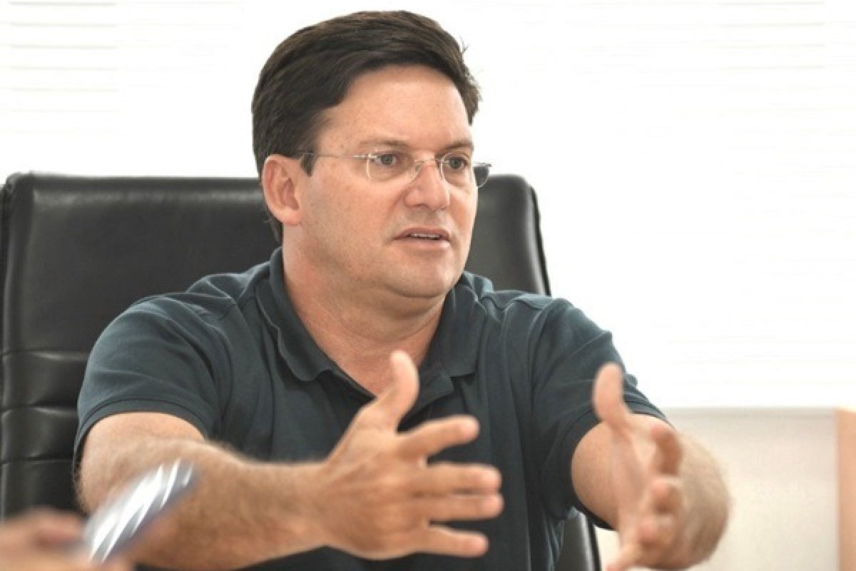 'Jerônimo cancela Fenagro, mas quer aumentar imposto', diz Roma