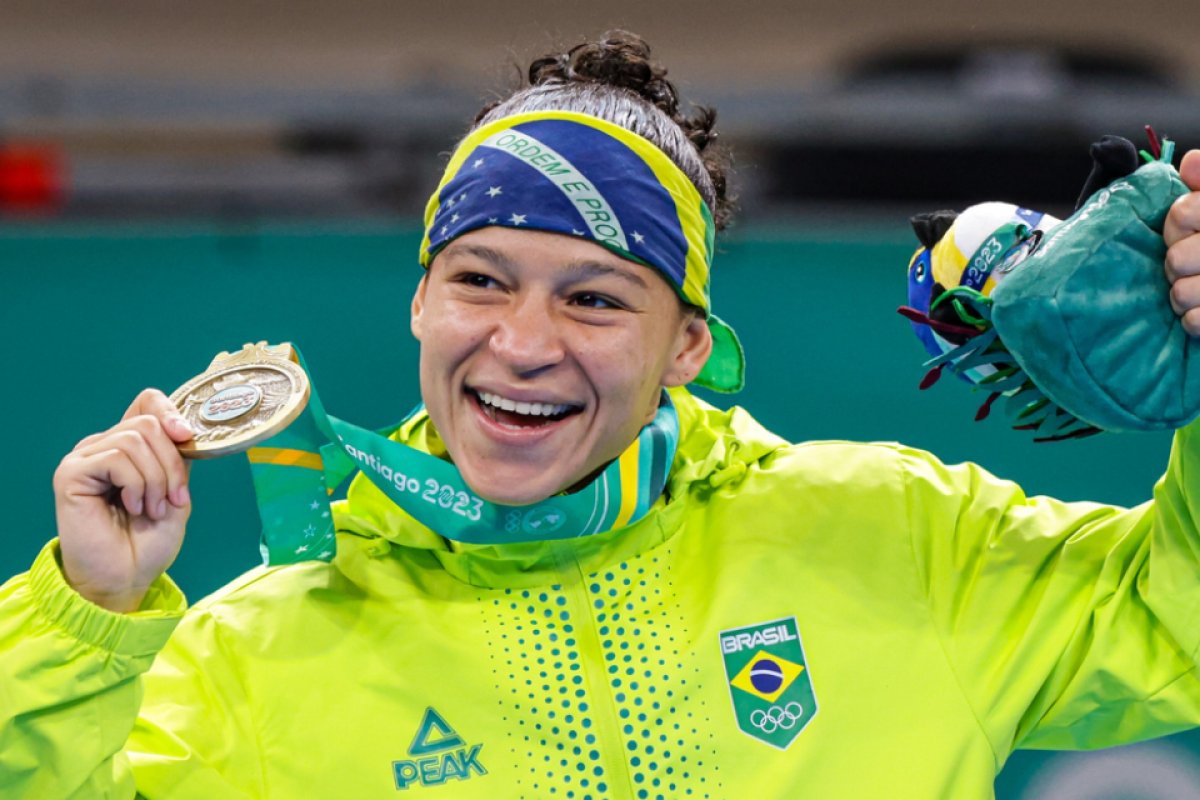 Bia Ferreira conquista o bi no Pan e prepara adeus ao boxe olímpico em Paris