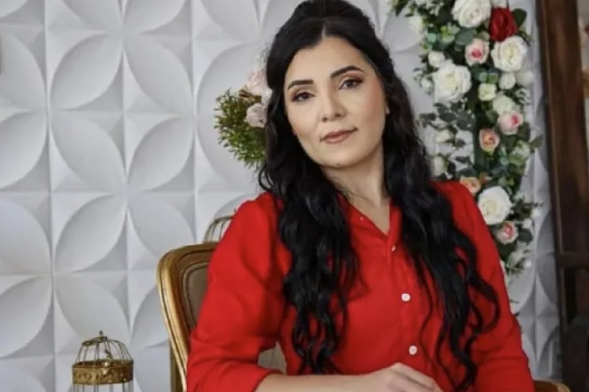 Marido de cantora gospel confessa crime e é preso por feminicídio