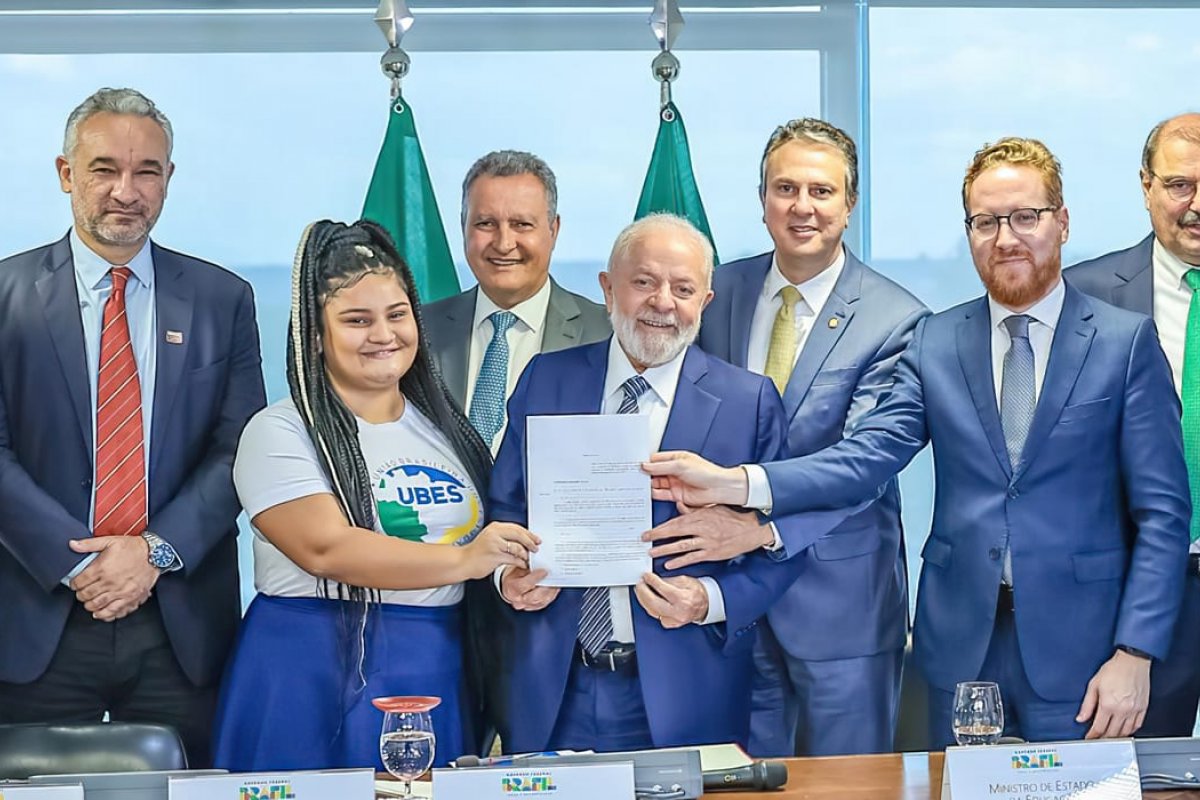 Entenda projeto de lei do governo federal que altera o novo ensino médio
