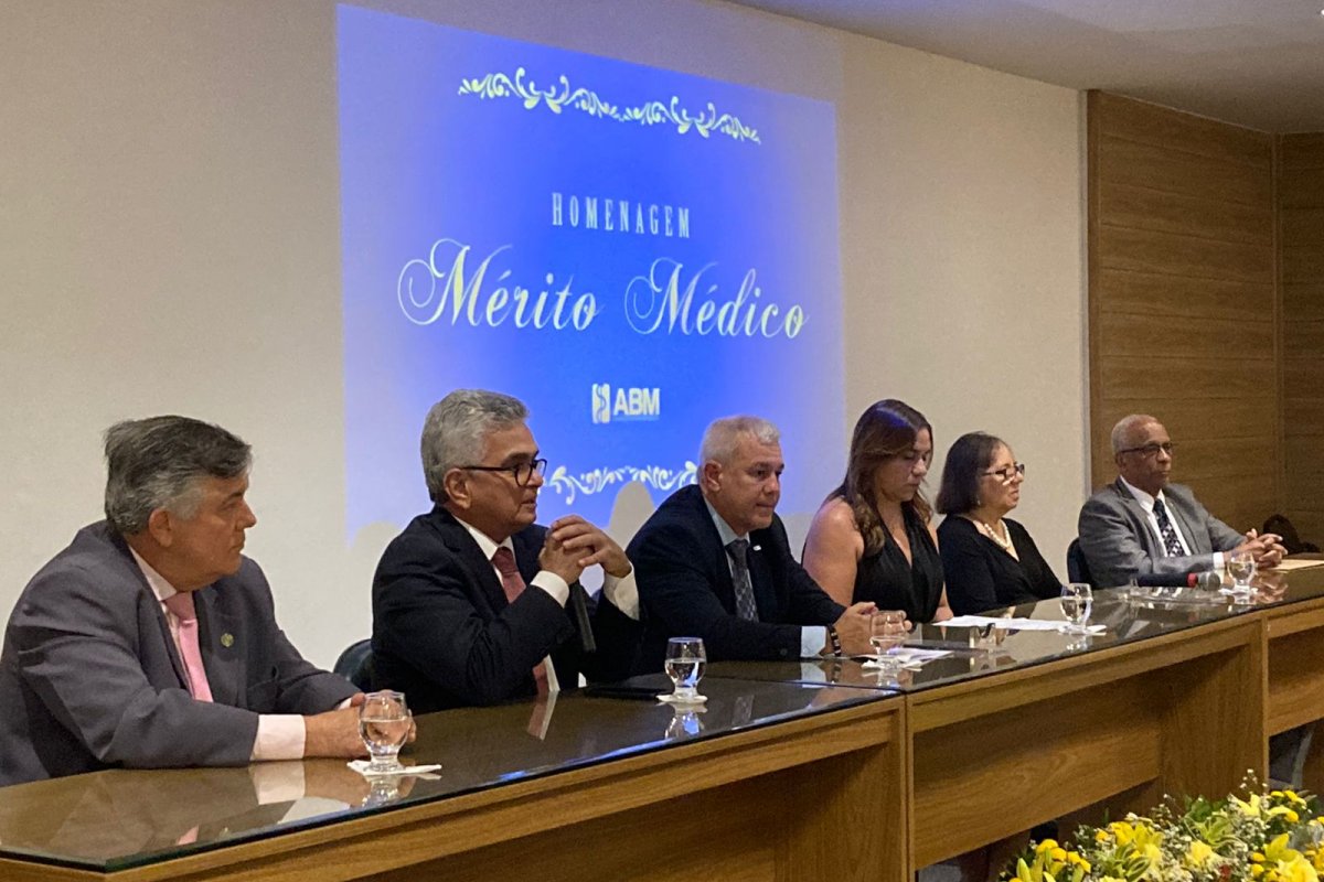 ABM homenageia grandes nomes da medicina baiana!
