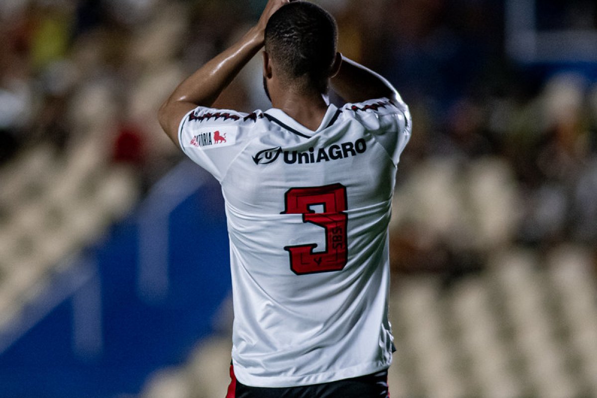 Vitória enfrenta Juventude e se aproxima do título da série B