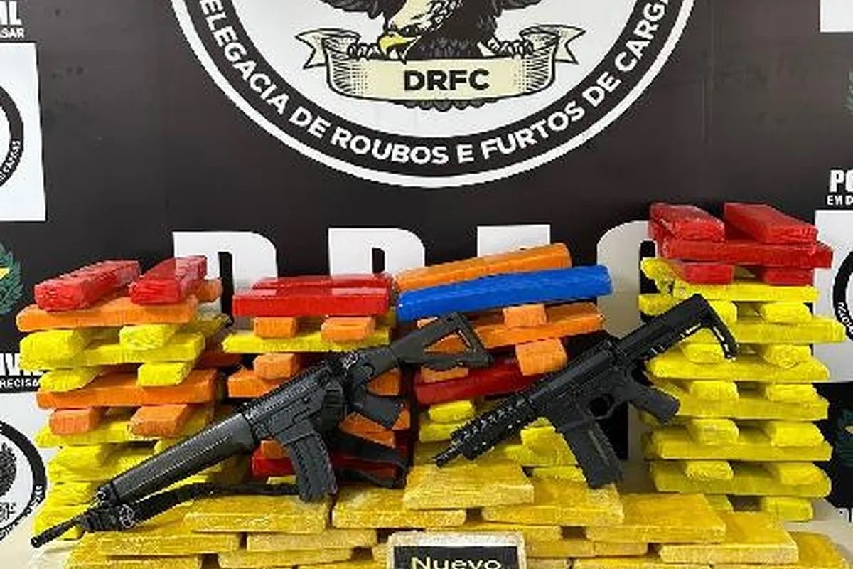 Policiais civis do RJ roubaram fuzis de facção e venderam a grupo rival, aponta PF