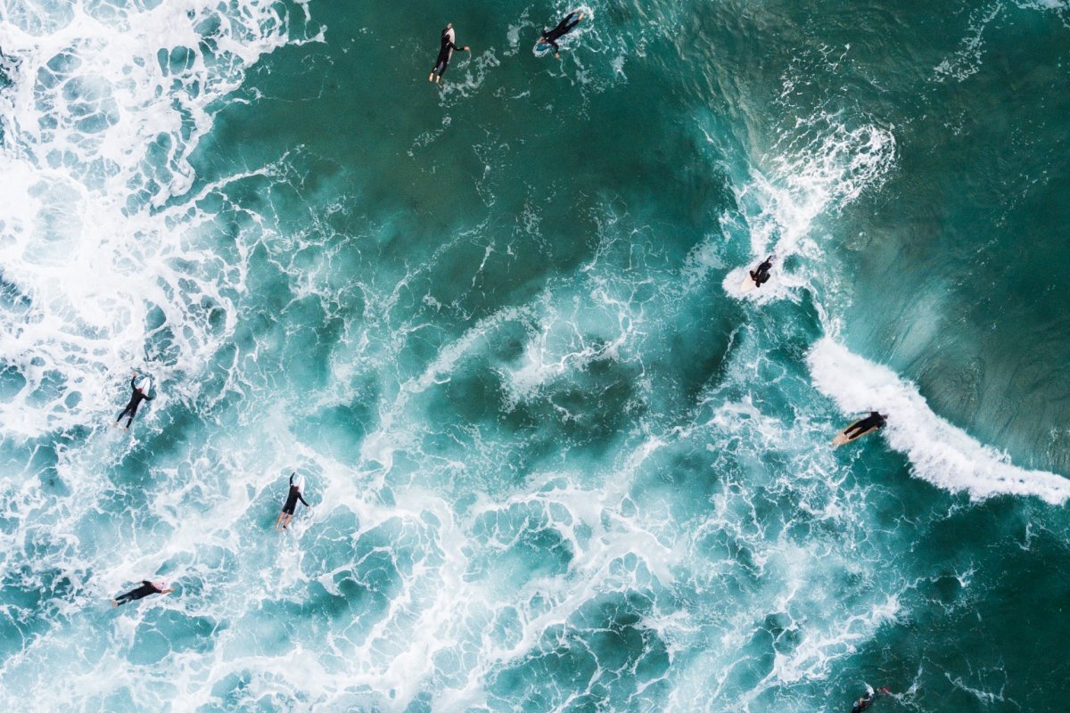 Tati Weston-Webb conquista ouro e salva dia do surfe brasileiro