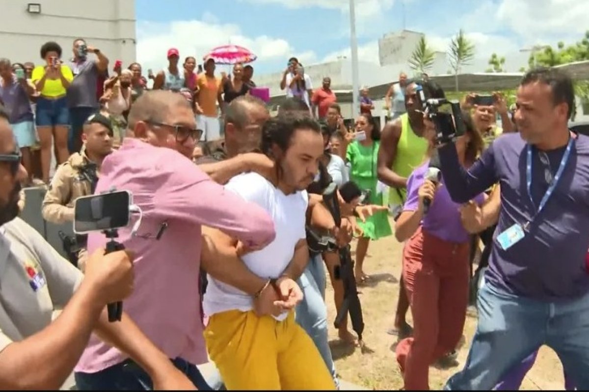 Investigado por matar Sara Mariano passa por audiência de custódia em Dias D'Ávila