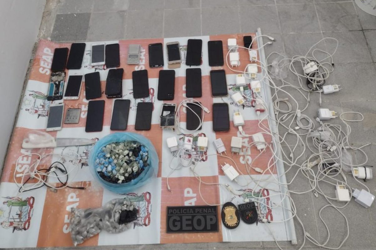 1.200 porções de drogas e 23 celulares são apreendidos em presídio de Paulo Afonso