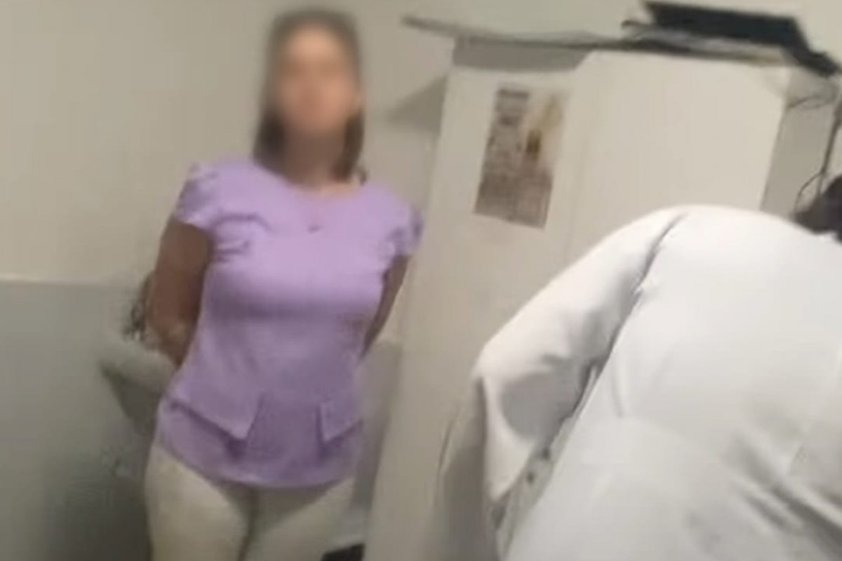 Vídeo: paciente é agredida por mulher de ginecologista durante consulta médica