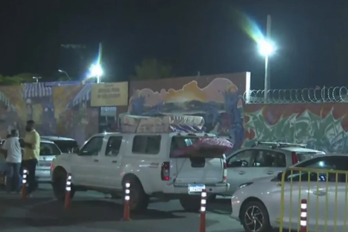 Movimento intenso na saída de Salvador marca véspera do feriado de Finados