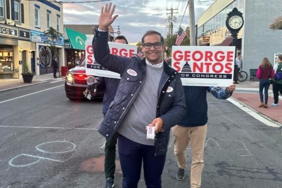 Câmara dos EUA rejeita cassação de George Santos