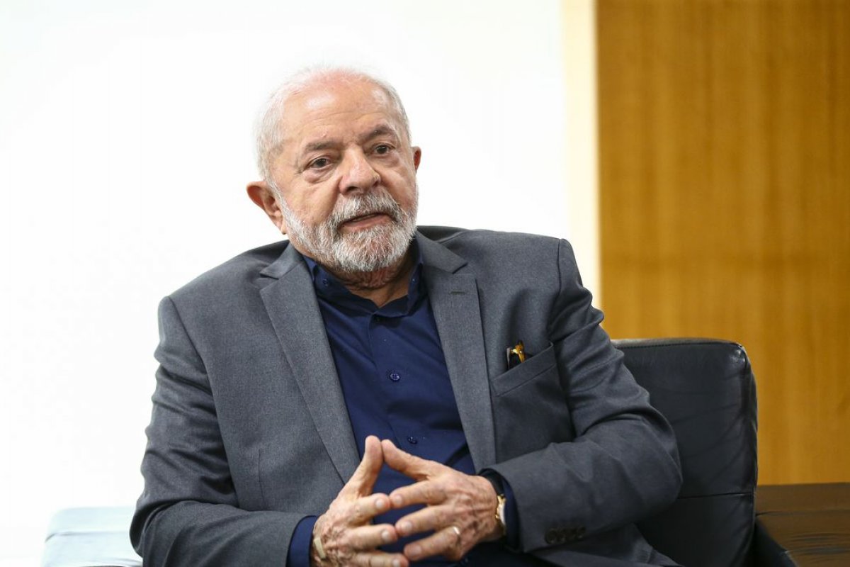 Lula diz que falhas do 1º ano de governo não podem se repetir em 2024