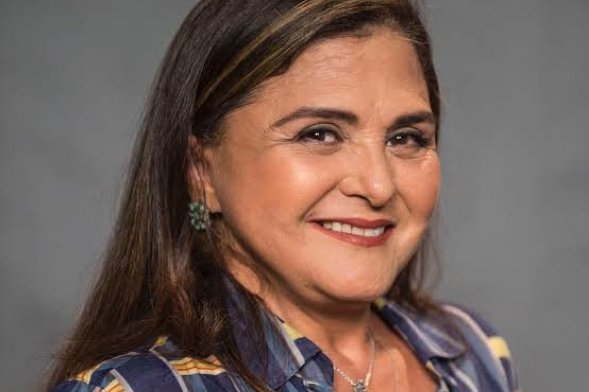 Atriz Elizangela é velada por familiares e amigos no Crematório do Cemitério da Penitência, no Rio de Janeiro!