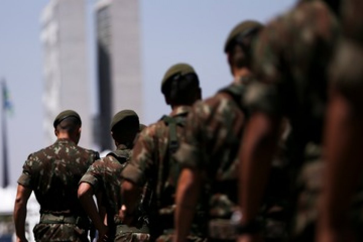 Mercado mundial da indústria de defesa é dominado por empresas americanas e chinesas