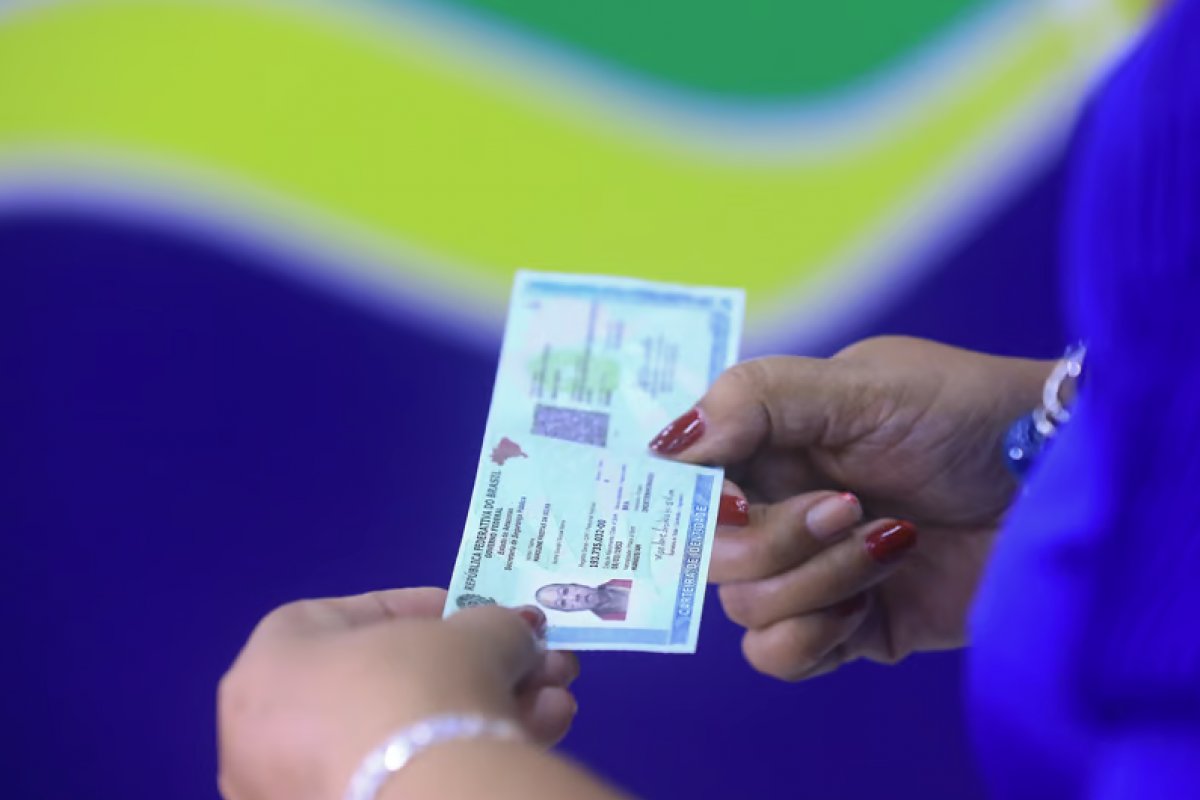 Governo prorroga prazo de emissão da nova carteira de identidade