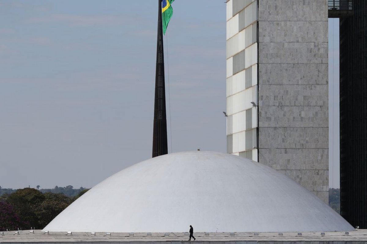 Senado aprova pedido para acelerar votação da reforma tributária