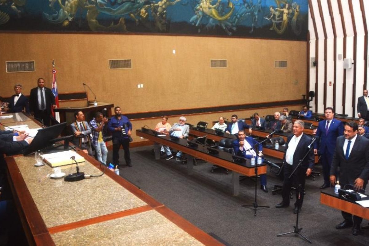 Alba: deputados aprovam aumento do ICMS; veja