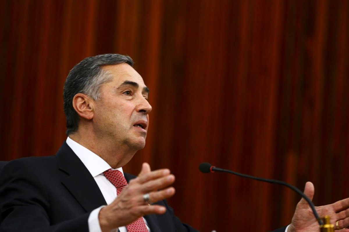 AGU intensifica esforços para adiar julgamento do FGTS