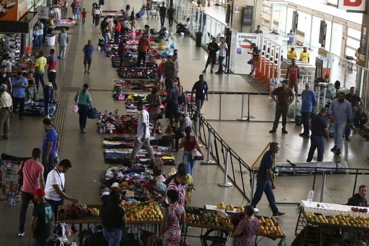 Vendas no varejo crescem 0,6% em setembro, acima do esperado, diz IBGE