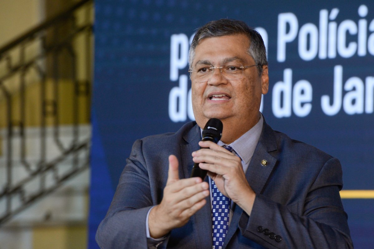 Flávio Dino levanta hipótese de rede terrorista no Brasil