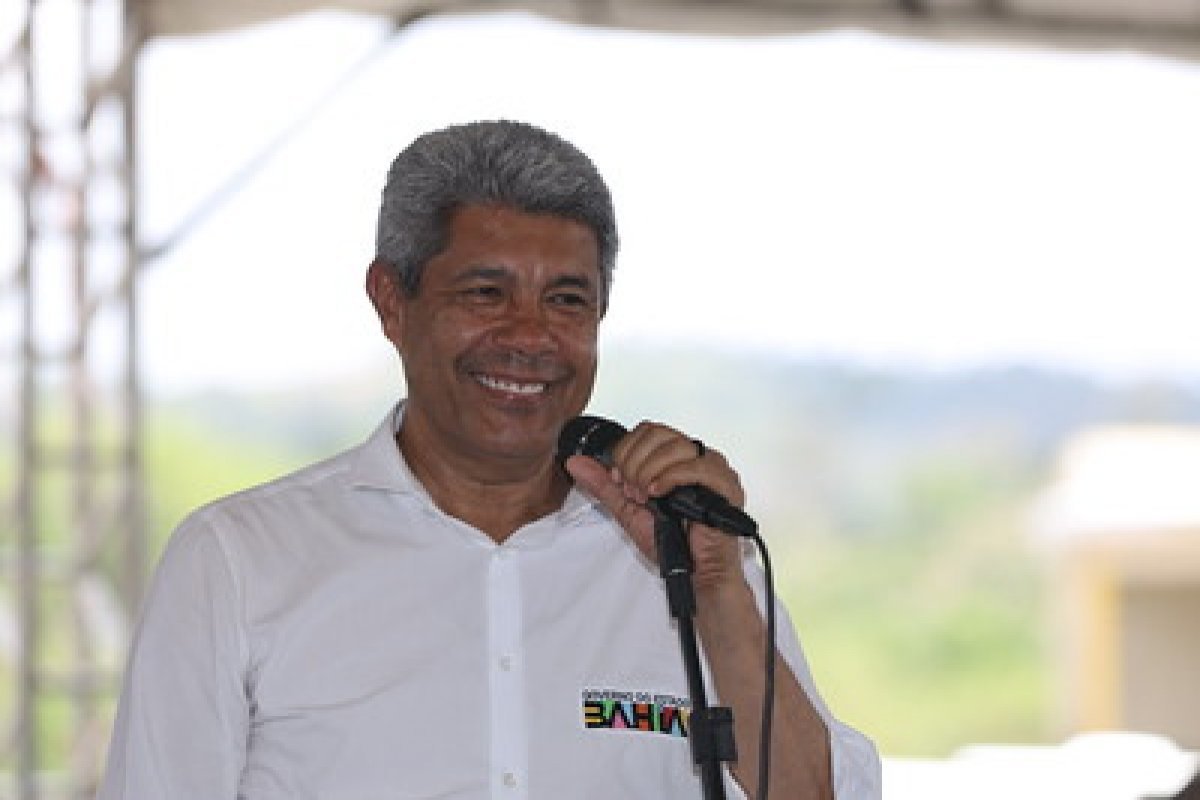 Jerônimo sanciona lei que aumenta alíquota do ICMS na Bahia