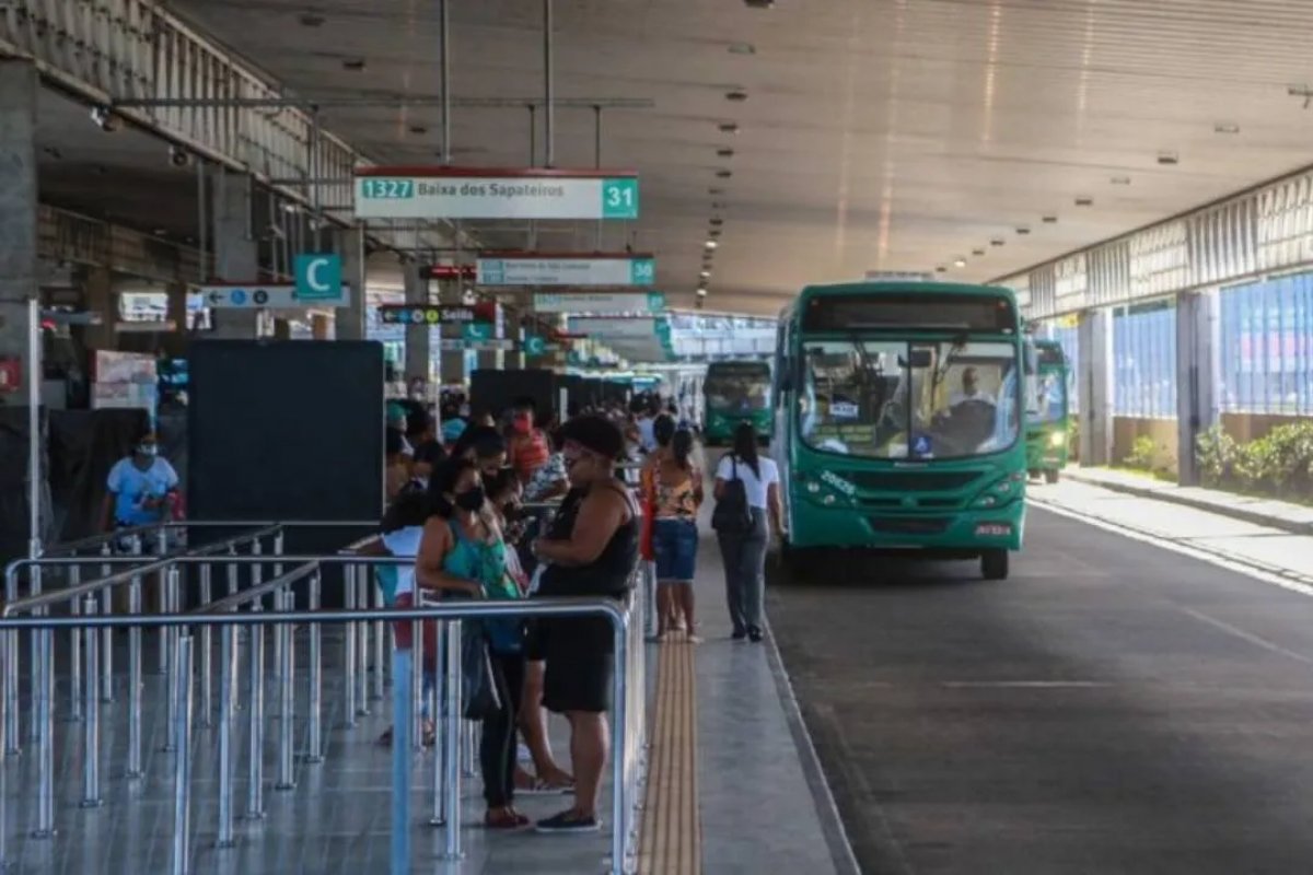 Rodoviários de Salvador publicam decreto de estado de greve