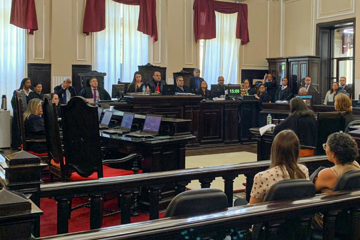 Justiça reduz pena de Sarí Corte Real