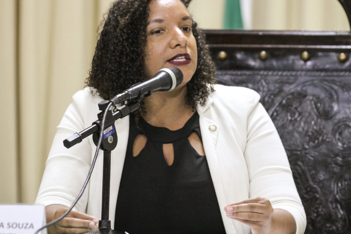 Deputada do Rio de Janeiro denuncia ataque racista nas redes sociais