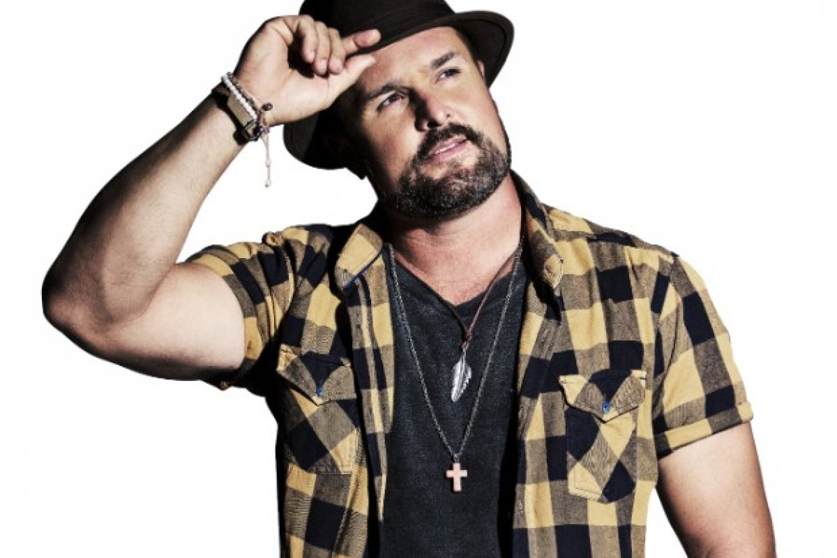 Estakazero realiza show gratuito em Salvador