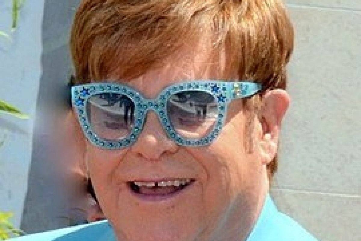 Governo se atrapalha e divulga endereço residencial de quase 1.100 celebridades e autoridades