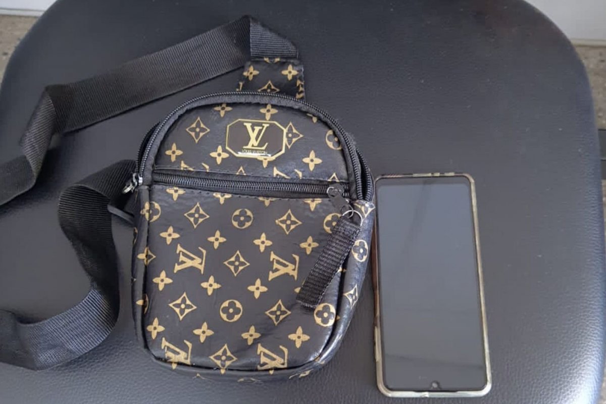 Homem suspeito de roubo a ônibus é preso pela PM na San Martin