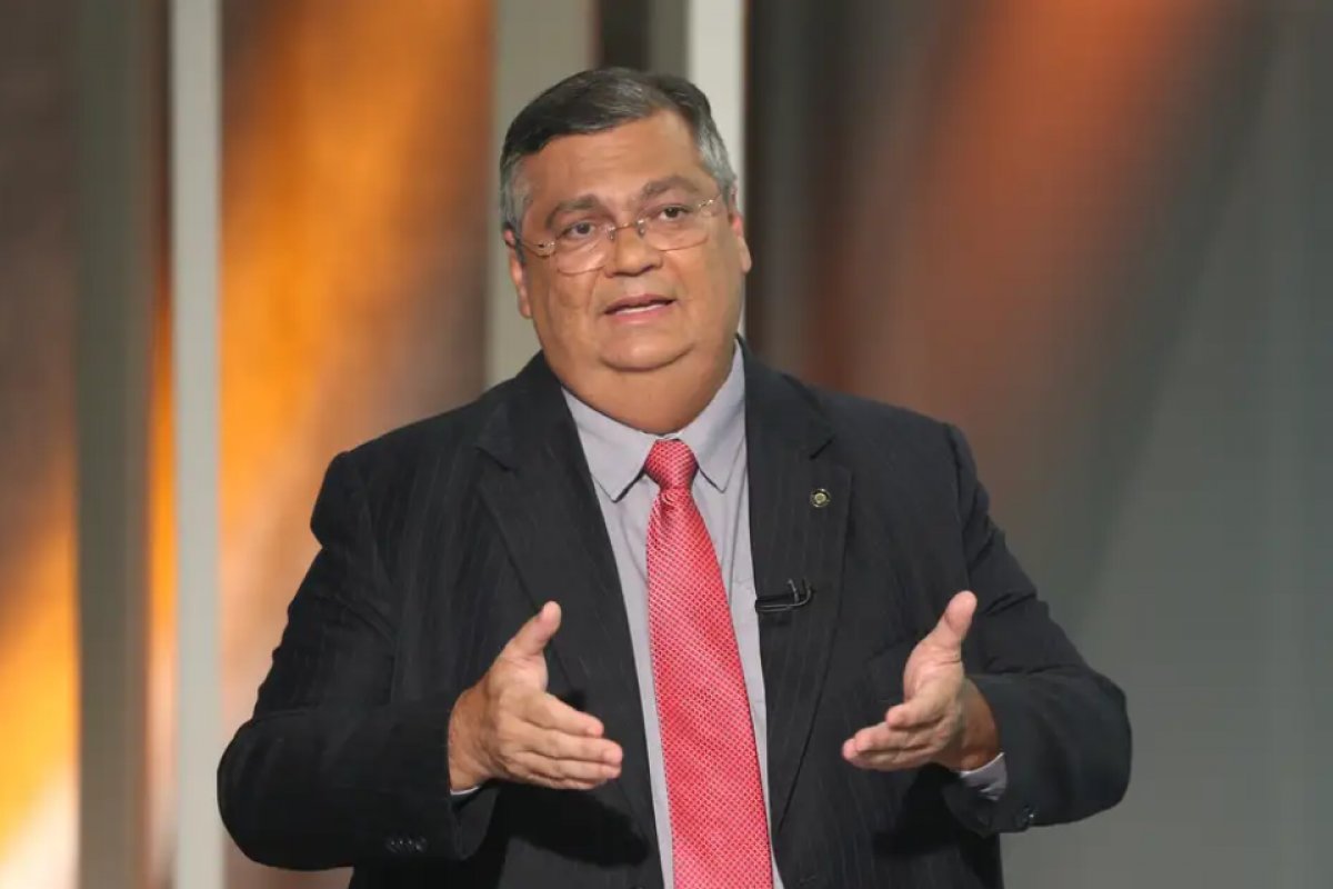 "Nunca recebi, em audiência no Ministério da Justiça, líder de facção criminosa", afirma Flávio Dino