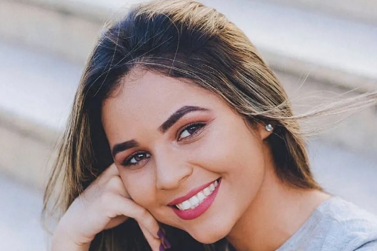 Mulher que cortou rosto de jovem em ônibus na Bahia é presa