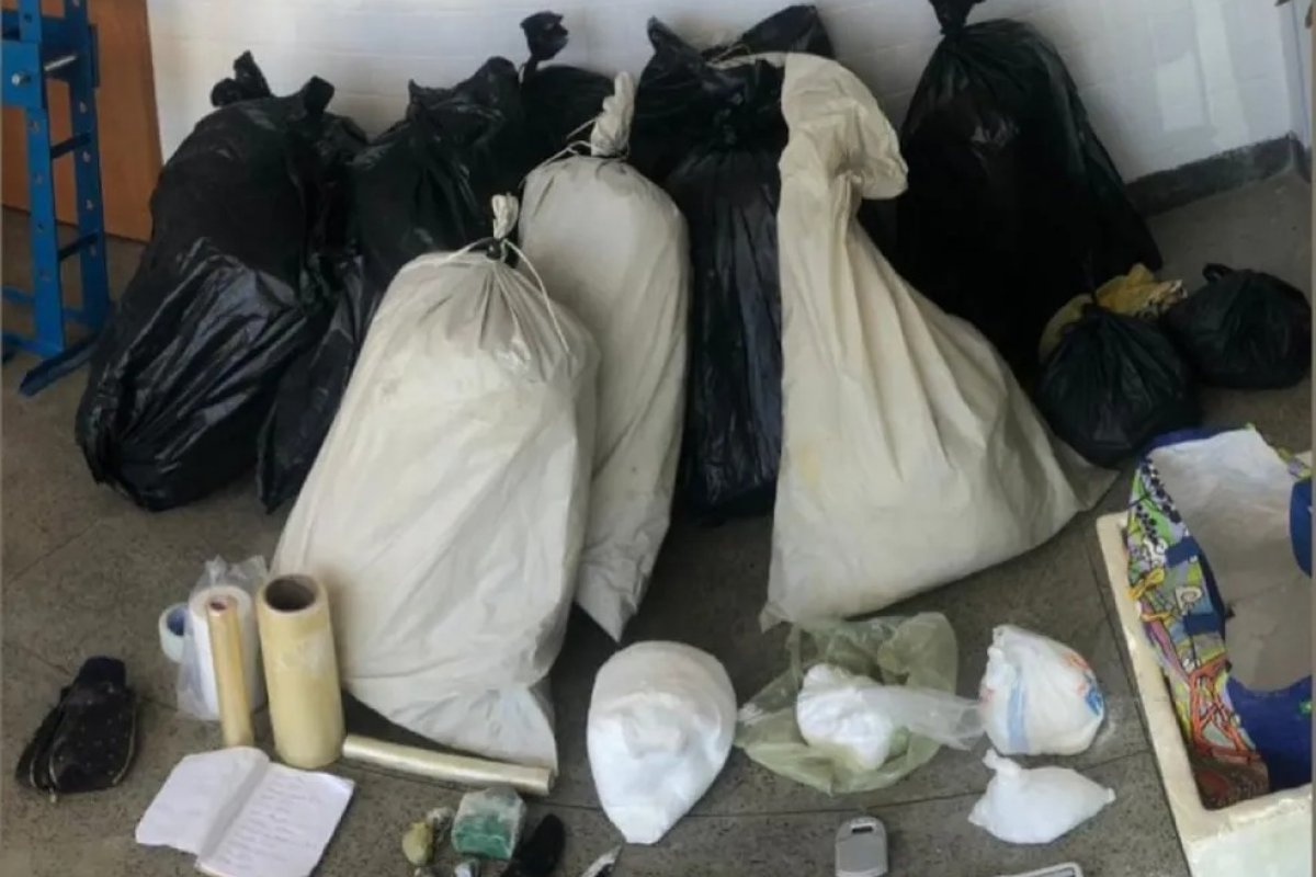 Fugitivo da justiça é detido com mais de 300 kg de drogas no interior da Bahia