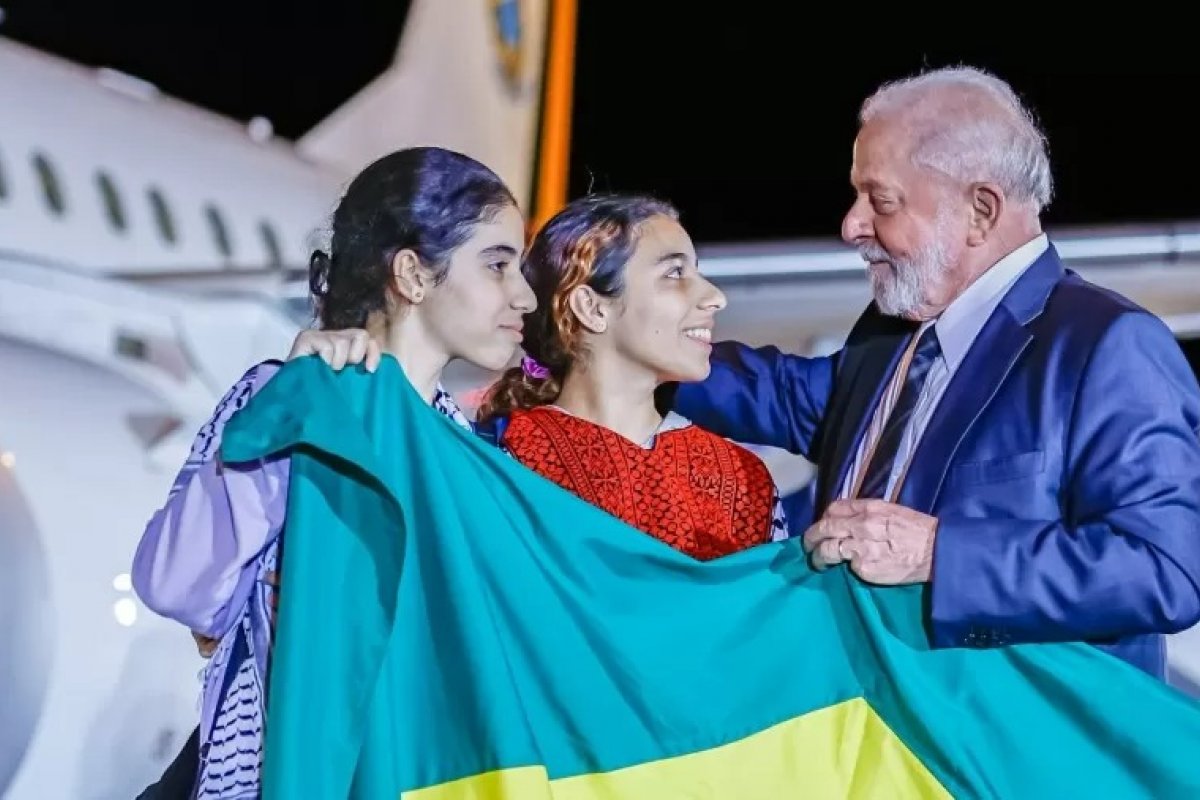 Lula se compromete a repatriar brasileiros da Faixa de Gaza