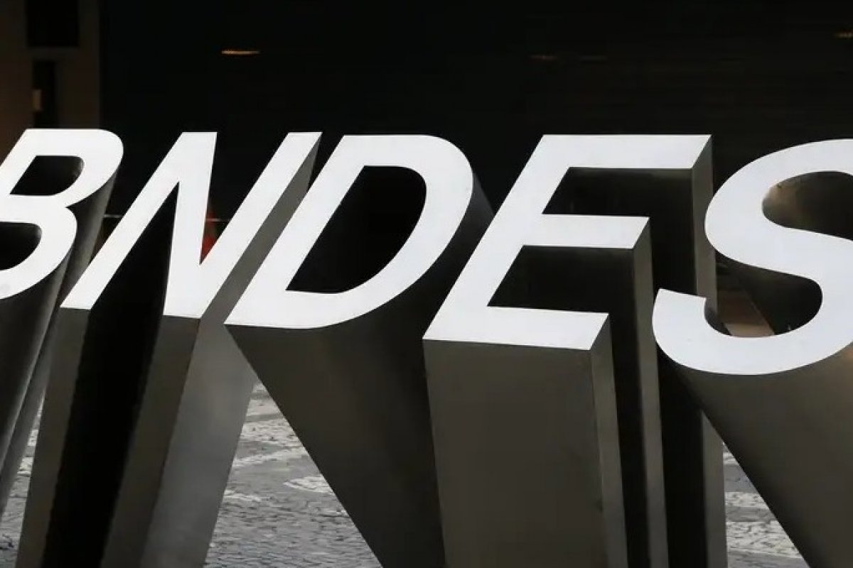 Técnicos do TCU rejeitam plano do BNDES para devolução parcelada de recursos ao Tesouro
