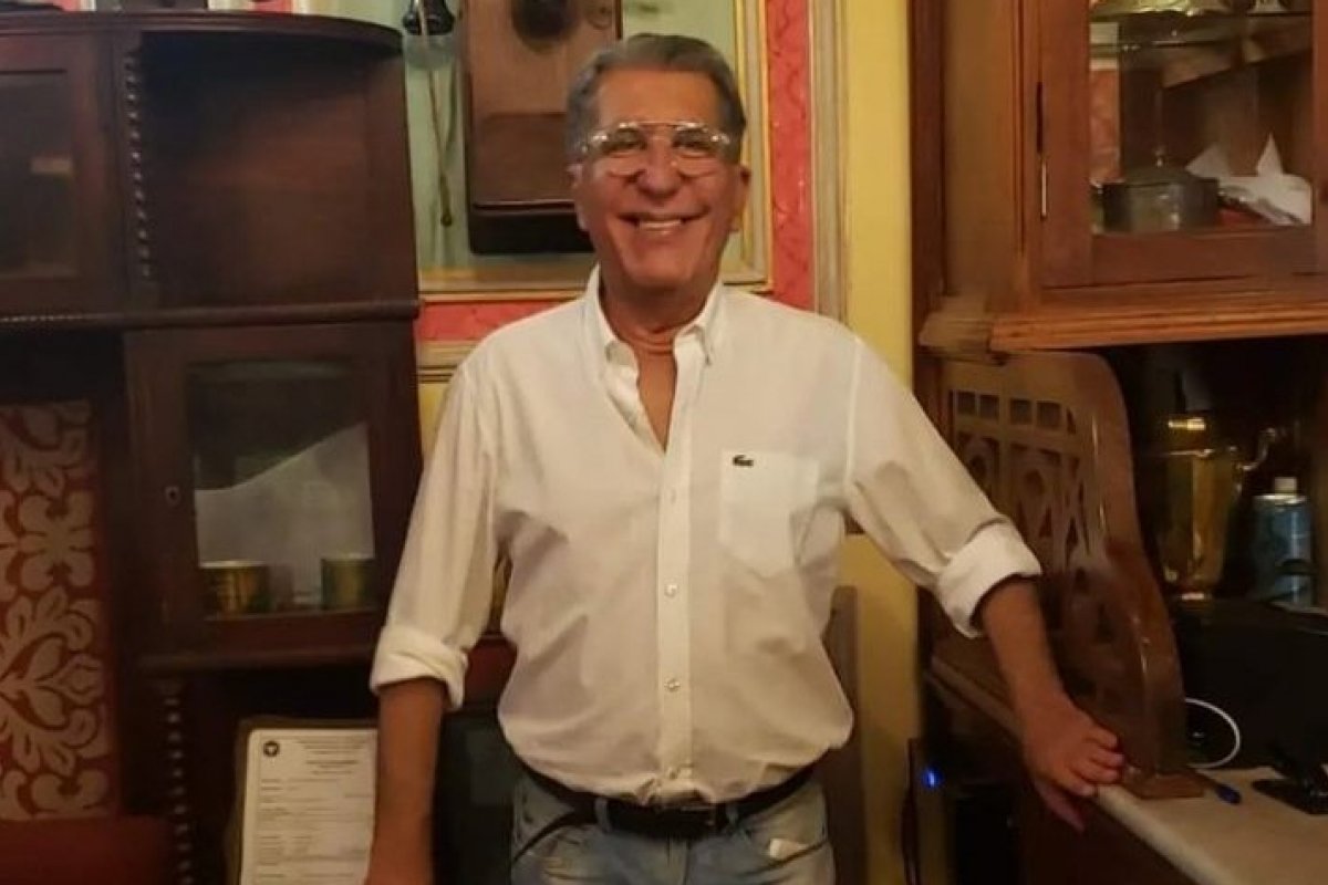 Artista plástico Paulo Vaz Sampaio celebra nova idade com jantar em sua residência!