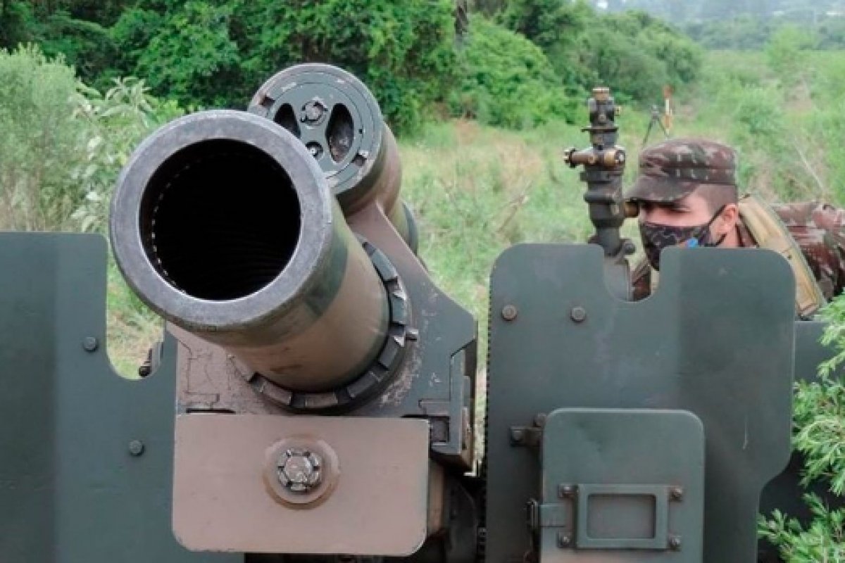 Exército deve investir quase R$ 1 bi para substituir artilharia da corporação