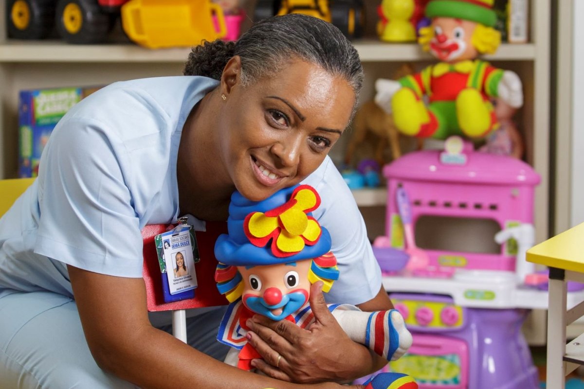 Livro conta histórias de profissionais de enfermagem que cuidam da saúde da população em todo o Brasil!