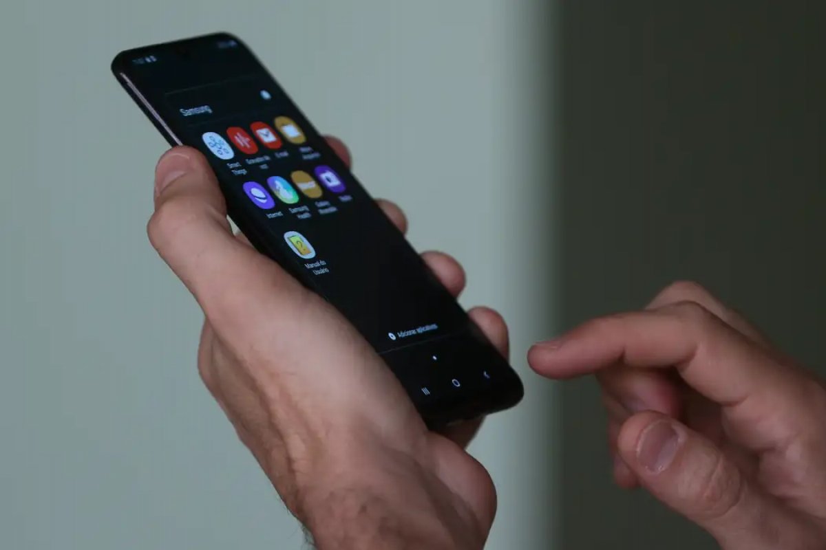 Acesso à internet no Brasil aumenta para 84% em 2023, aponta pesquisa