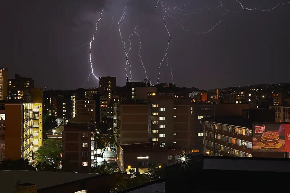 Tempestades chegam ao Brasil após dias de calor recorde