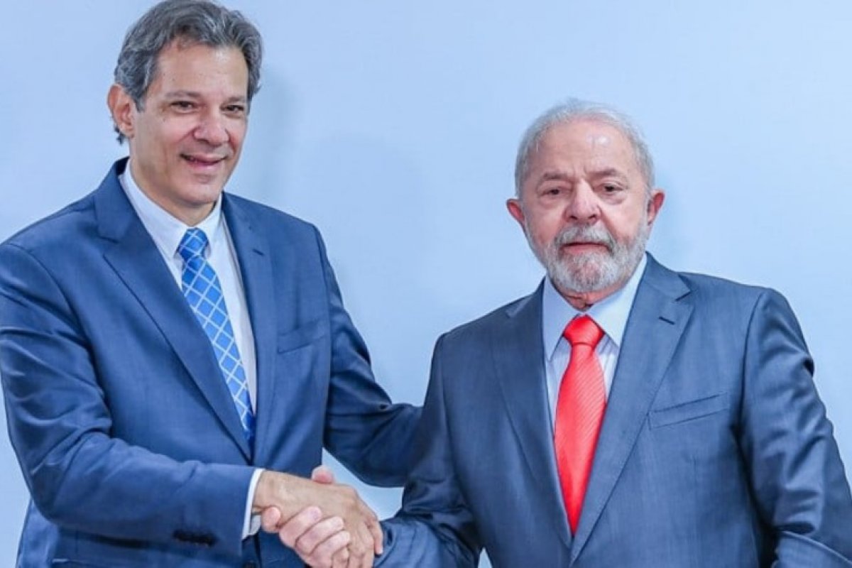 Governo avalia contingenciamento de recursos para garantir déficit zero em 2024