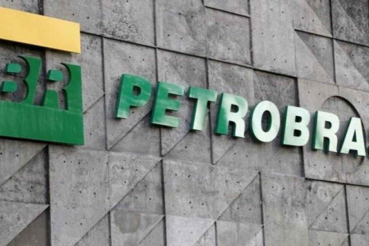 Leilão de cessão onerosa rende R$ 11 bi para Estados, municípios e DF