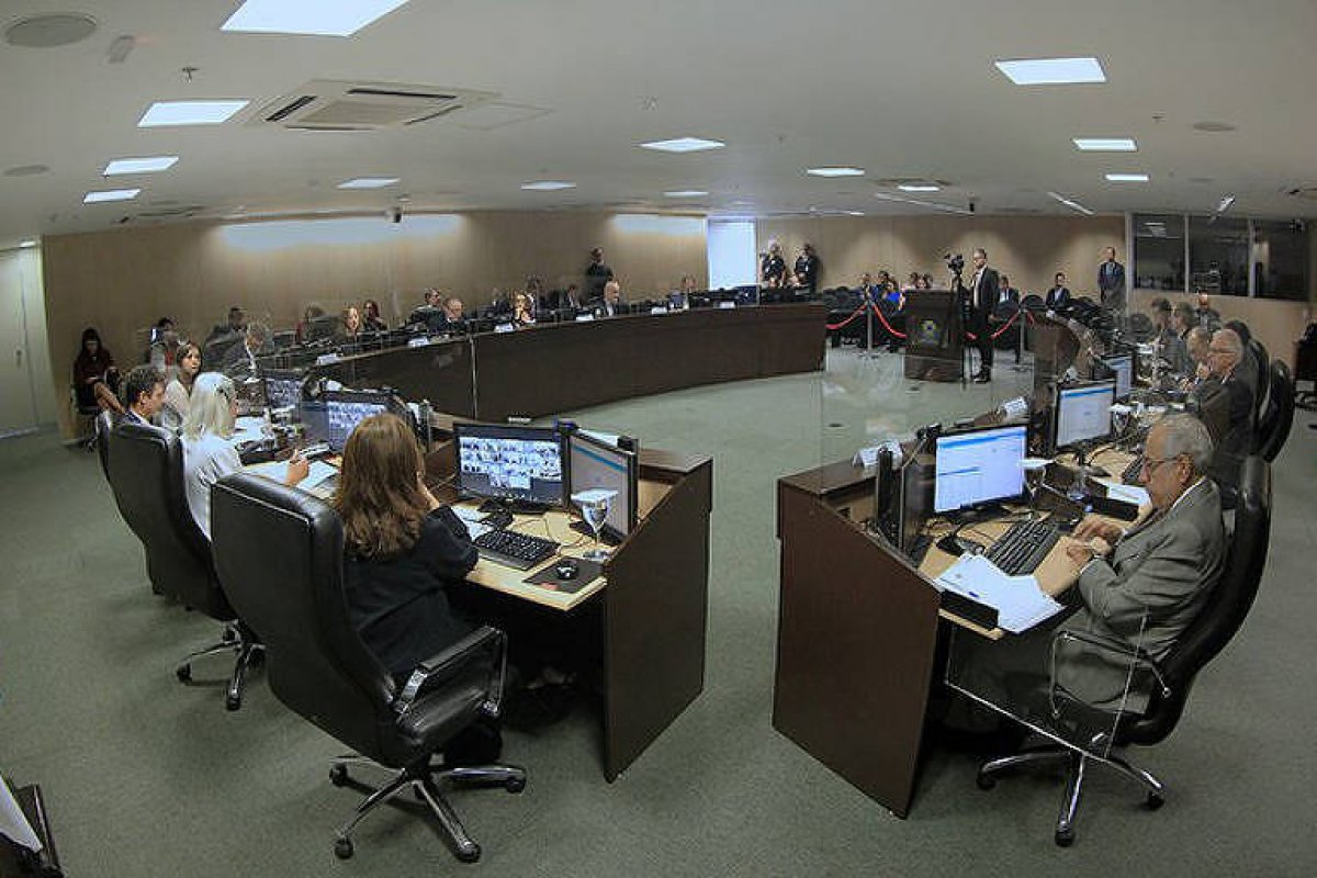 Juízes buscam reajuste de benefício extinto que pode garantir repasse de R$ 241 milhões