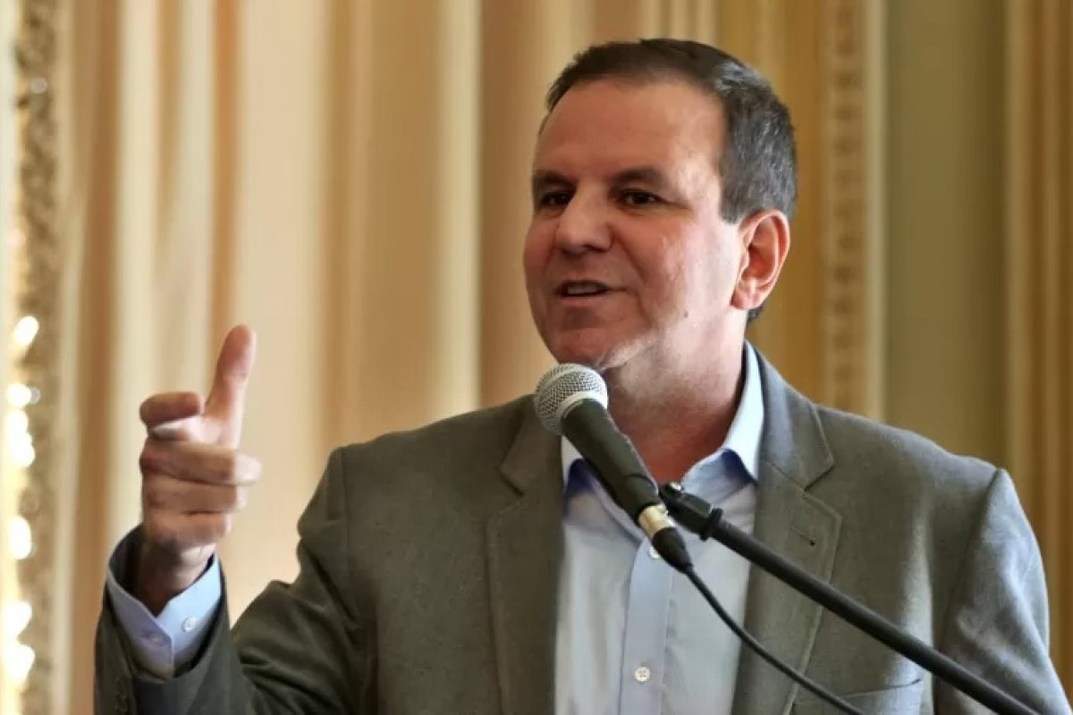 Prefeito Eduardo Paes lamenta morte em show de Taylor Swift