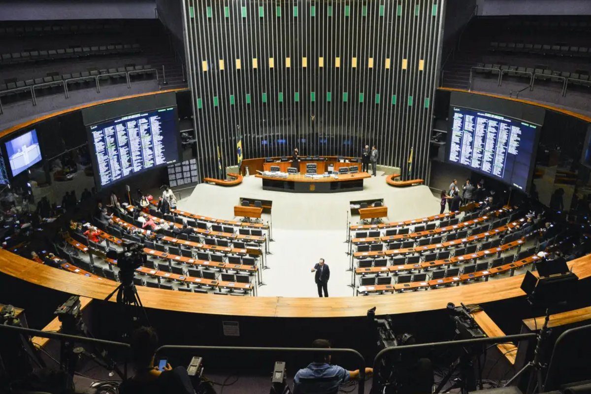 Bancada Negra da Câmara pede votação para tornar Dia da Consciência Negra feriado nacional