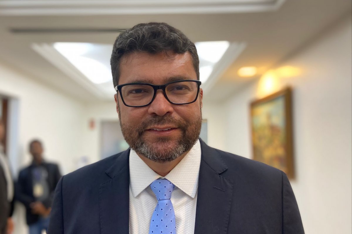 Marcinho Oliveira sobre reeleição de Adolfo Menezes na Alba: ‘é muito cedo para discutir’