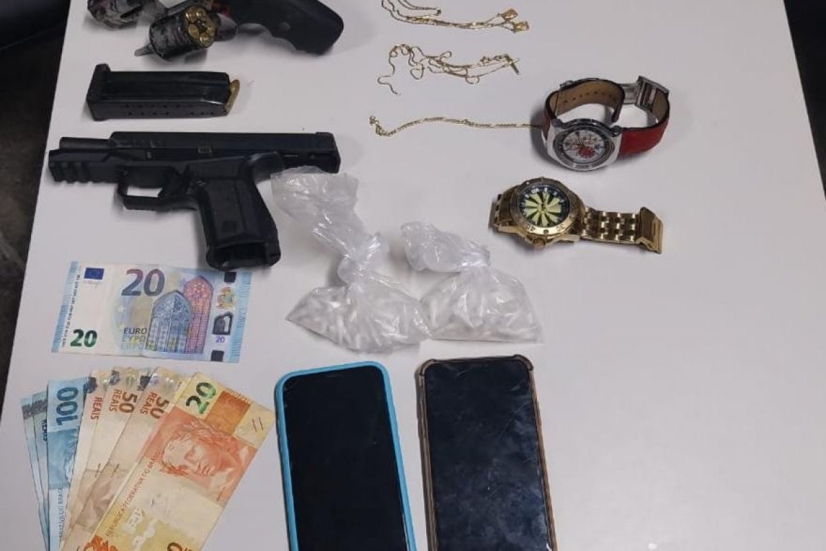 Criminoso que exibia fuzil no Calabar é localizado em Vilas do Atlântico