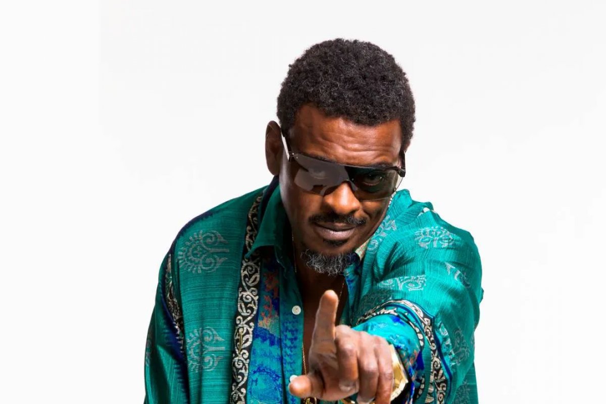 Seu Jorge volta a Salvador com show solo na Concha neste final de semana