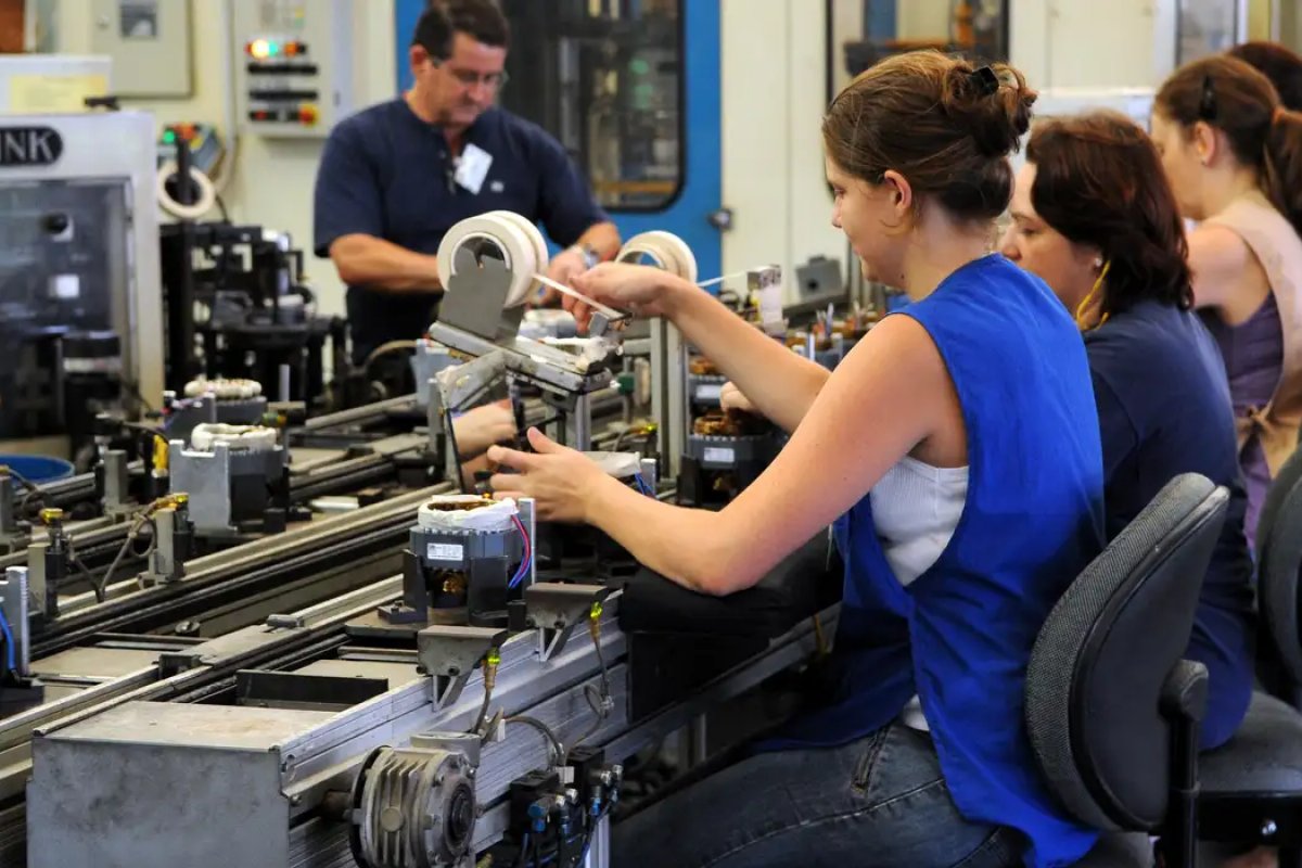 IBGE: crescimento do total de trabalhadores na Bahia é puxado por empregadores com CNPJ e setor público